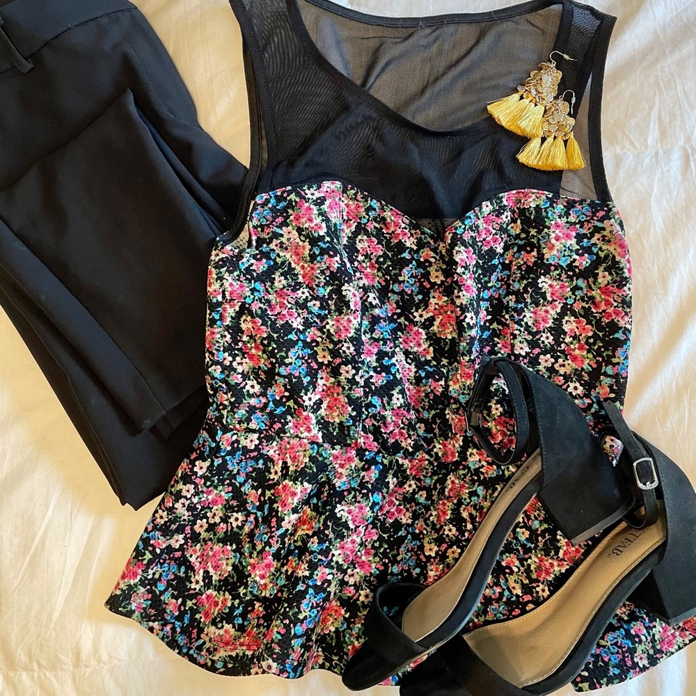 Xhilaration Black w/ Multi-Color Peplum Top -XS UC